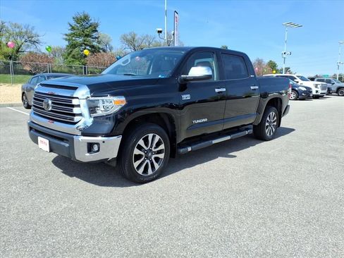 Used 2019 Toyota Tundra Limited w/ Limited Premium Package image 9