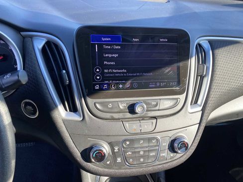 Used 2024 Chevrolet Malibu LT image 16