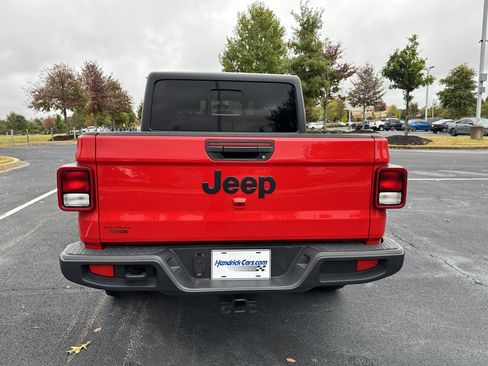 Used 2023 Jeep Gladiator Sport image 8