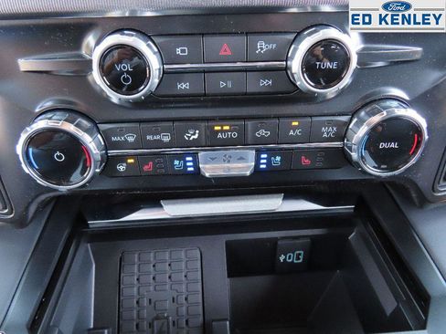 New 2025 Ford F350 Platinum w/ FX4 Off-Road Package image 19