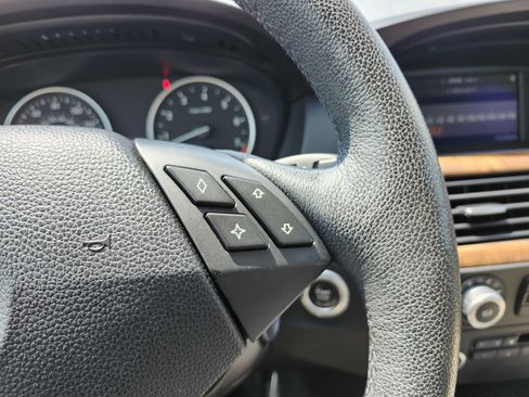 Used 2010 BMW 528i xDrive Sedan AWD/4WD image 33