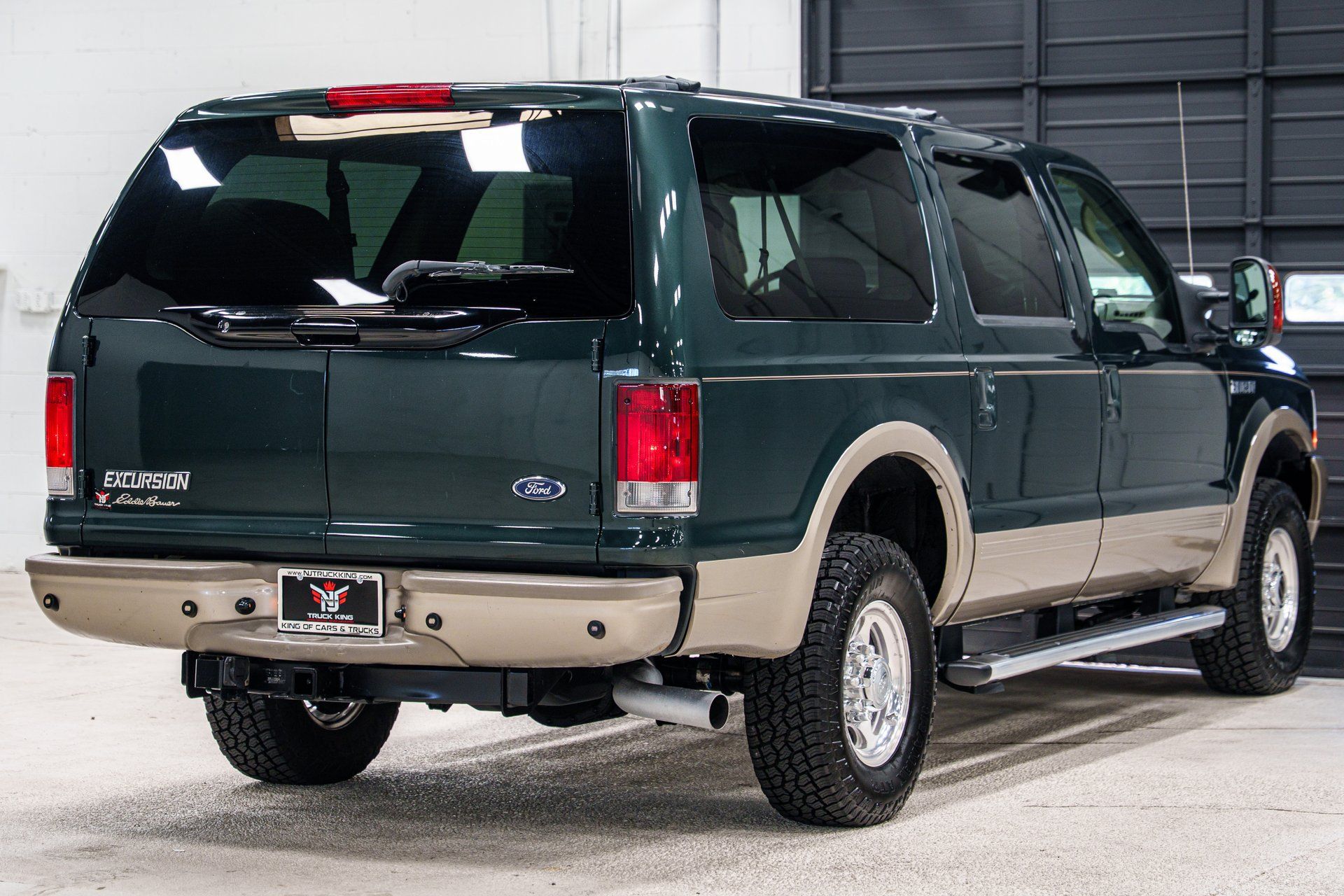 Used 2004 Ford Excursion Eddie Bauer AWD/4WD image 9
