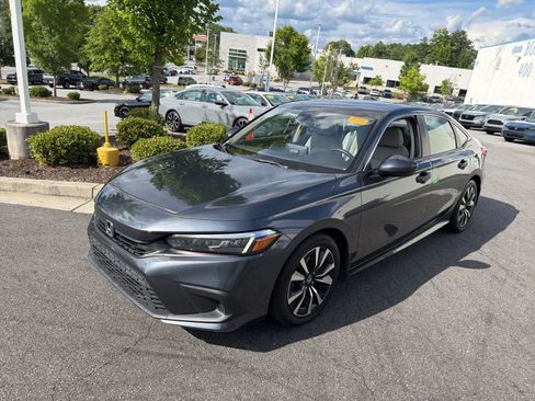Used 2023 Honda Civic EX image 3