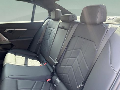 New 2026 BMW i5 eDrive40 w/ Premium Package RWD image 29