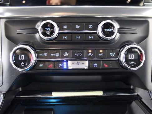 Used 2021 Ford F150 Lariat w/ Equipment Group 502A High image 29