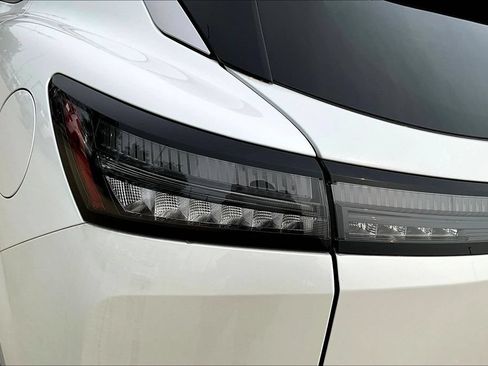 Certified 2025 Nissan Murano SV AWD/4WD image 23