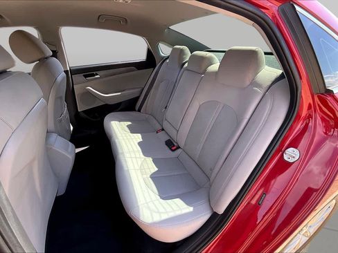 Used 2019 Hyundai Sonata SE FWD image 17