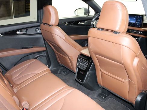 Used 2022 Lincoln Nautilus Reserve w/ Equipment Group 201A AWD/4WD image 34