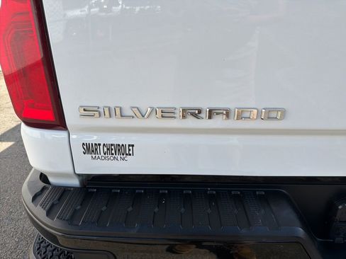 Used 2021 Chevrolet Silverado 2500 Custom w/ Custom Value Package RWD image 15