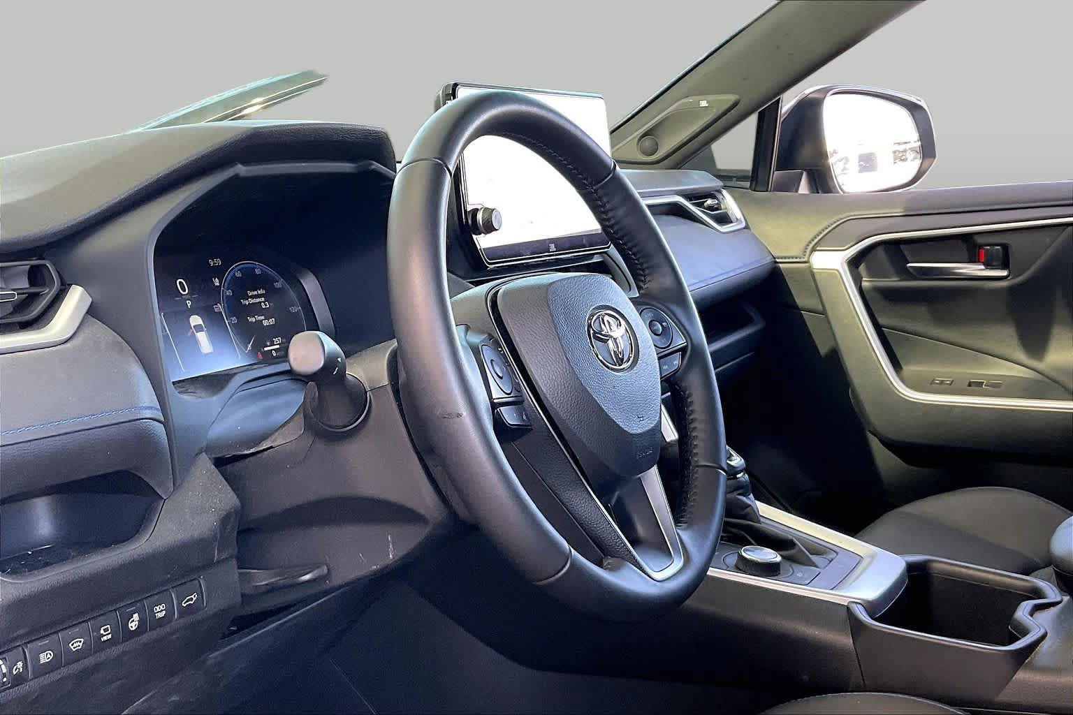 Used 2025 Toyota RAV4 XSE w/ Advanced Technology Package AWD/4WD image 17