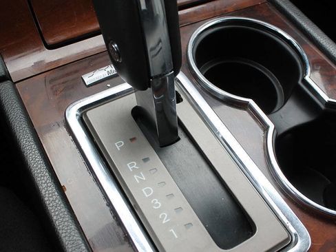 Used 2013 Lincoln Navigator 4WD w/ HD Trailer Tow Pkg image 34