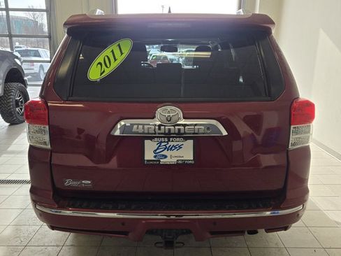 Used 2011 Toyota 4Runner SR5 w/ Convenience Pkg image 12