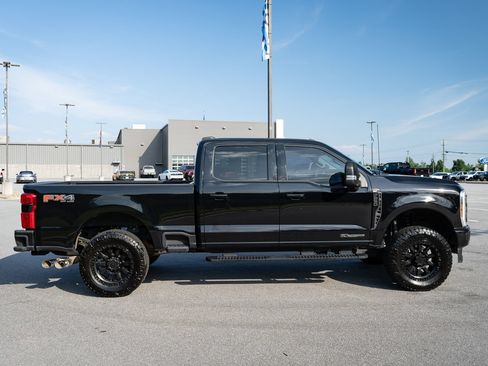 Used 2024 Ford F250 XLT w/ XLT Premium Package AWD/4WD image 11