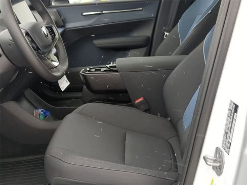 Certified 2025 Volvo EX30 Plus w/ Protection Package Premier image 15