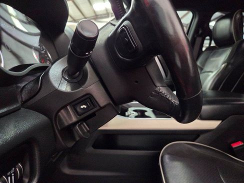 Used 2019 RAM 2500 Laramie w/ Black Appearance Package AWD/4WD image 41