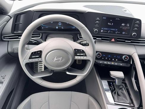 New 2026 Hyundai Elantra SEL Sport Premium FWD image 17