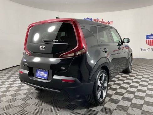 Used 2020 Kia Soul EX image 3