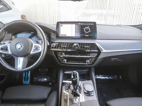 Certified 2023 BMW 530e w/ M Sport Package image 9