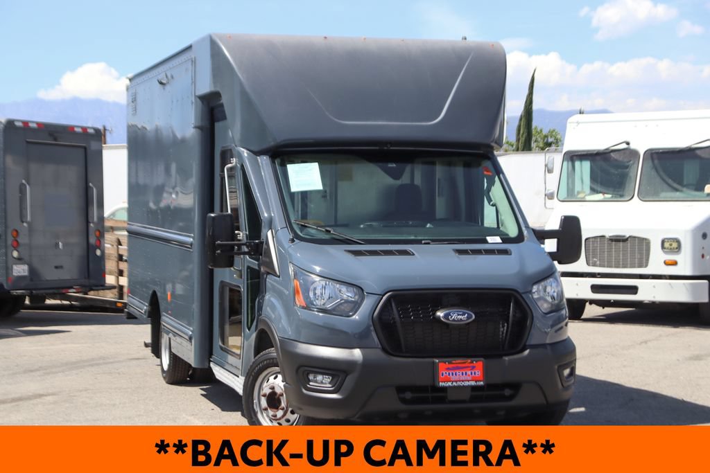 Used 2022 Ford Transit 350 DRW RWD image 2
