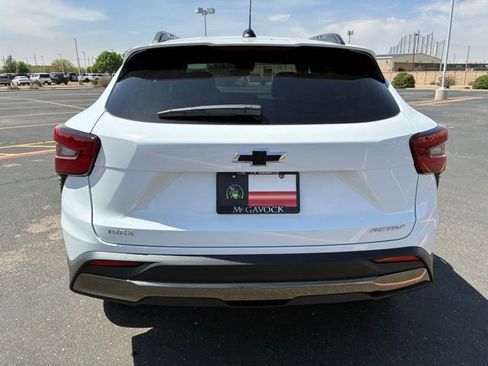 Used 2025 Chevrolet Trax ACTIV image 5
