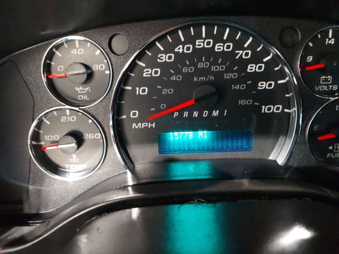 Used 2024 Chevrolet Express 2500 w/ Driver Convenience Package RWD image 7