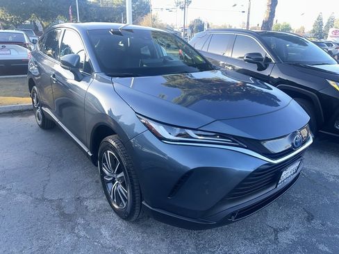 Certified 2023 Toyota Venza LE image 2