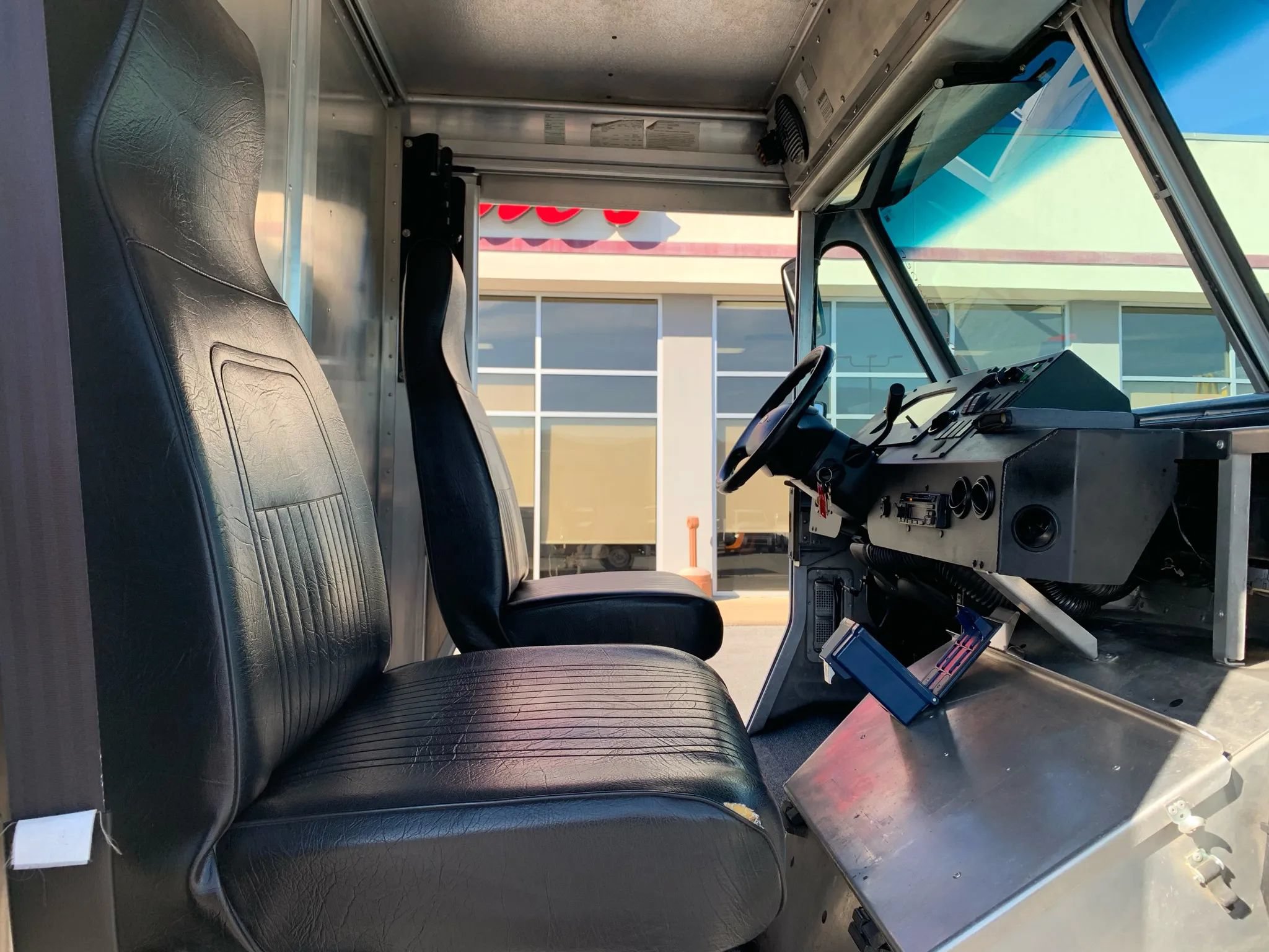 Used 2014 Ford E-350 and Econoline 350 Super Duty w/ A/C Prep Package RWD image 18