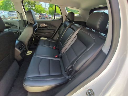 Used 2024 GMC Terrain SLT AWD/4WD image 29