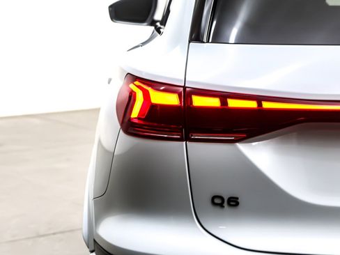 Used 2025 Audi Q6 e-tron Premium Plus w/ Premium Plus image 16