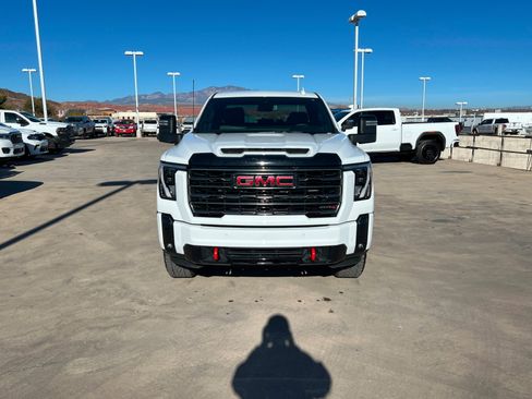 Certified 2025 GMC Sierra 2500 AT4 image 9