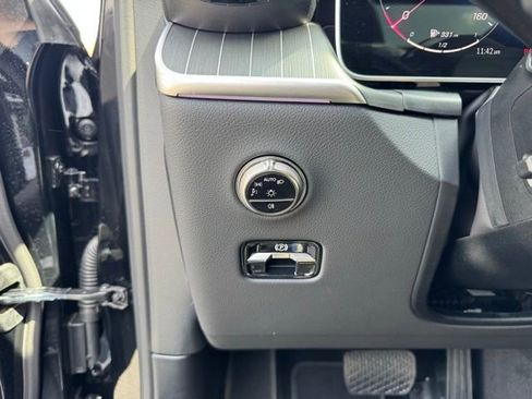Used 2026 Mercedes-Benz GLC 300 4MATIC image 23