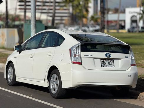 Used 2011 Toyota Prius Three FWD image 3