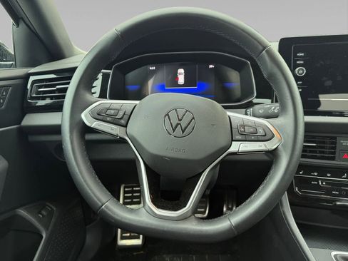 Used 2025 Volkswagen Jetta Sport FWD image 13