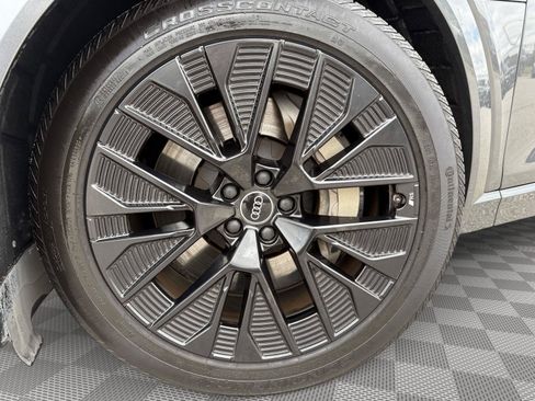 Used 2024 Audi Q8 e-tron Prestige w/ Prestige Package AWD/4WD image 9