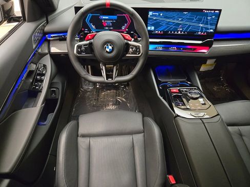 Used 2025 BMW M5 Touring image 22