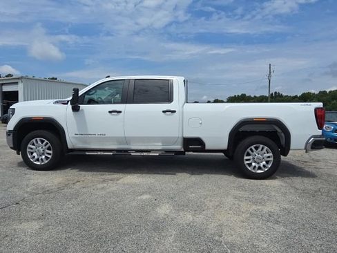 Used 2024 GMC Sierra 2500 Pro w/ Convenience Package AWD/4WD image 2