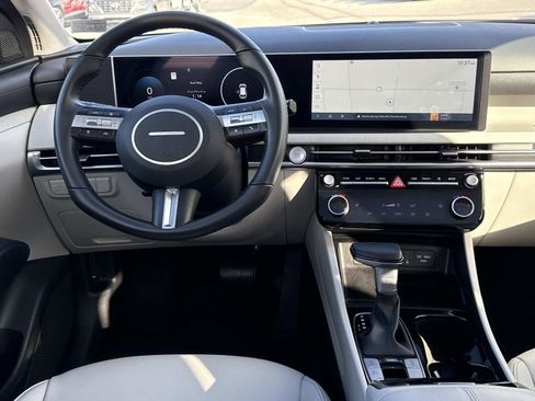 Used 2025 Hyundai Tucson SEL image 2