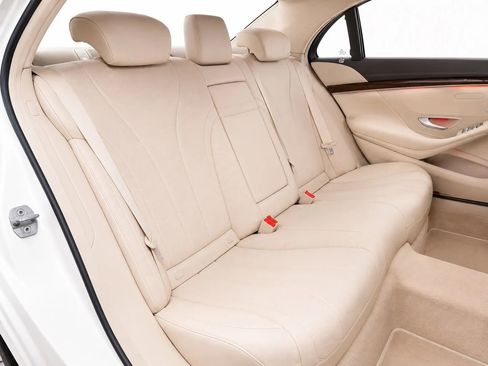 Used 2017 Mercedes-Benz S 550 Sedan image 46