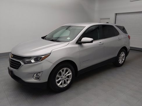 Used 2018 Chevrolet Equinox LT FWD image 2