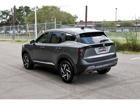 New 2026 Nissan Kicks SV w/ Charging Package FWD image 3