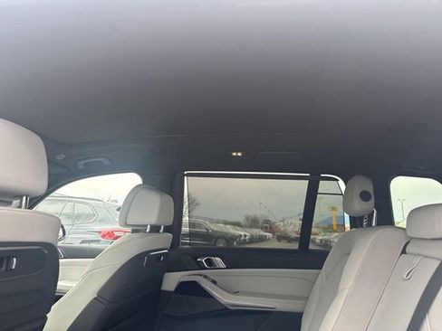 Certified 2024 BMW X7 xDrive40i w/ M Sport Package image 18