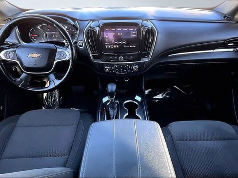 Used 2023 Chevrolet Traverse LT image 9