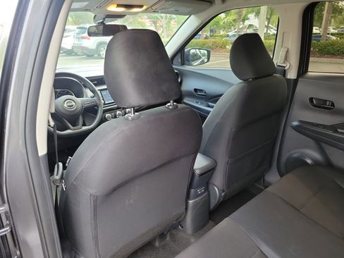 Used 2025 Nissan Kicks Play S FWD image 10