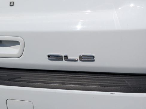 Used 2022 GMC Yukon SLE w/ Max Trailering Package image 9