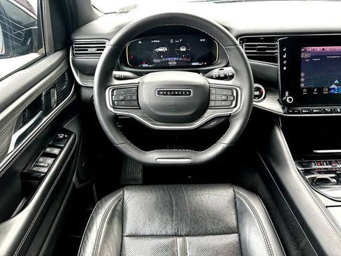 Used 2024 Jeep Wagoneer L Series II w/ Flexible Seating Group AWD/4WD image 22