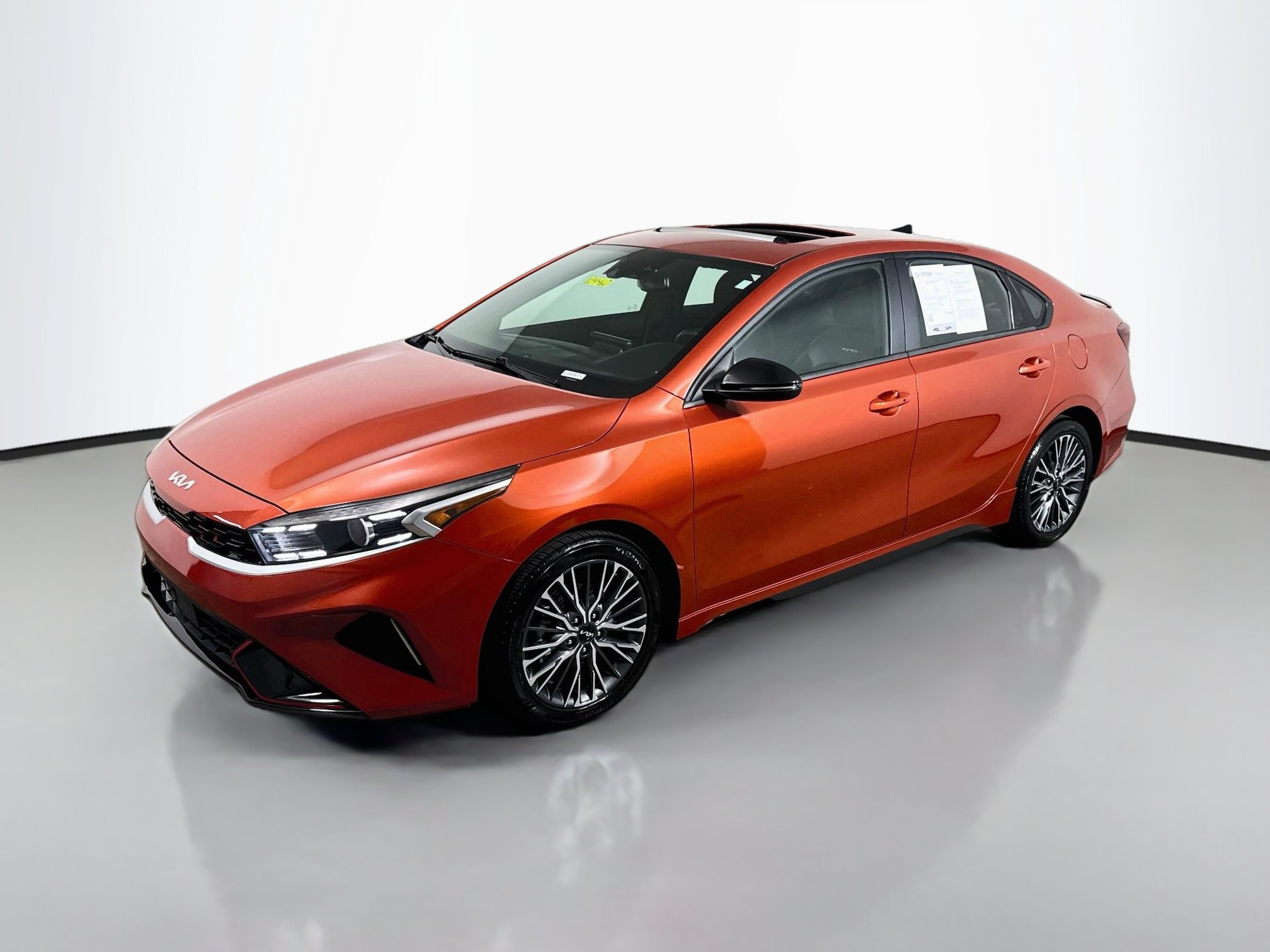 Used 2023 Kia Forte GT-Line w/ GT-Line Premium Package FWD image 3