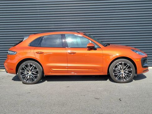 Certified 2024 Porsche Macan AWD/4WD image 8