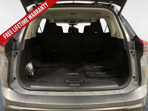Used 2025 Nissan Rogue SV FWD image 29