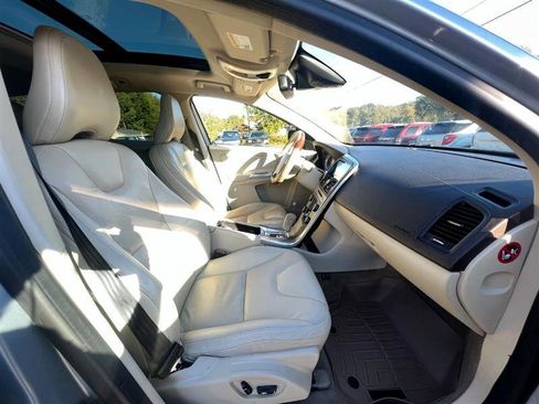 Used 2012 Volvo XC60 3.2 Platinum image 14
