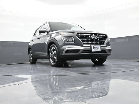 Certified 2024 Hyundai Venue SEL FWD image 28